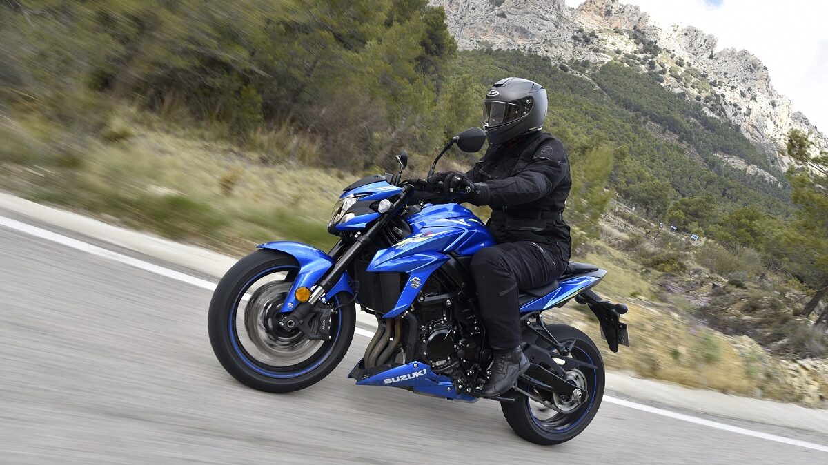Estas son los modelos de moto que más interesa comprar de segunda mano 17 Suzuki GSX S 750 edited