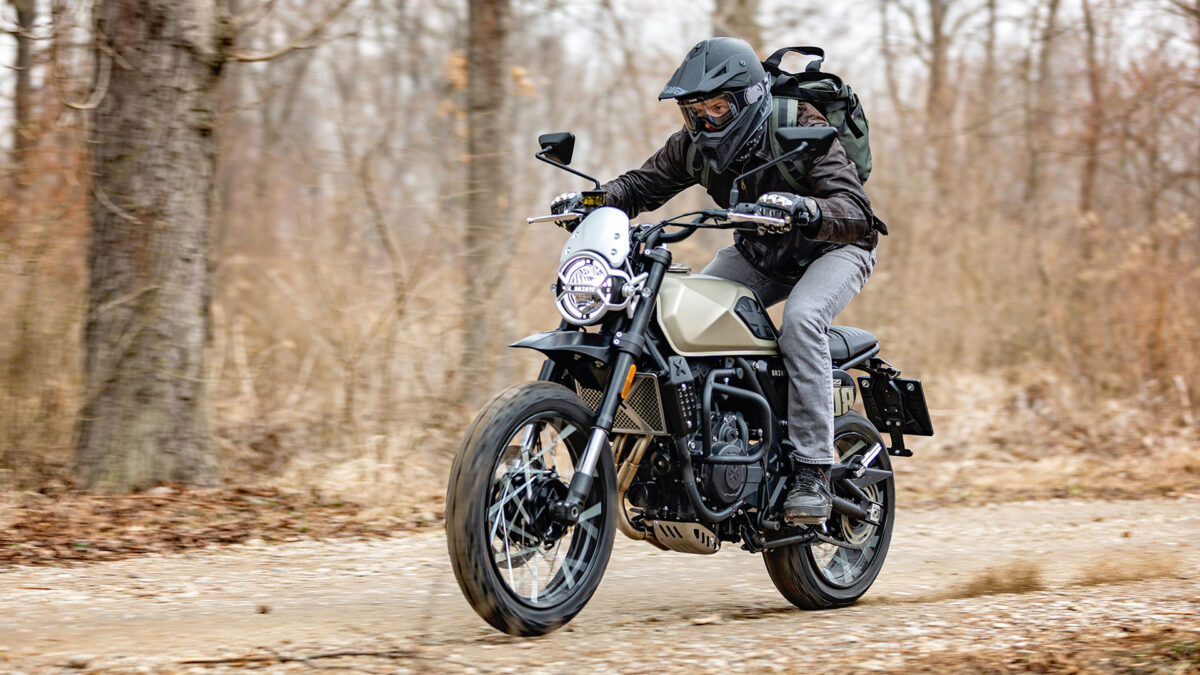 Brixton Crossfire 500 XC: un nuevo miembro para disfrutar del asfalto y la tierra 1 brixton crossfire xc 2022