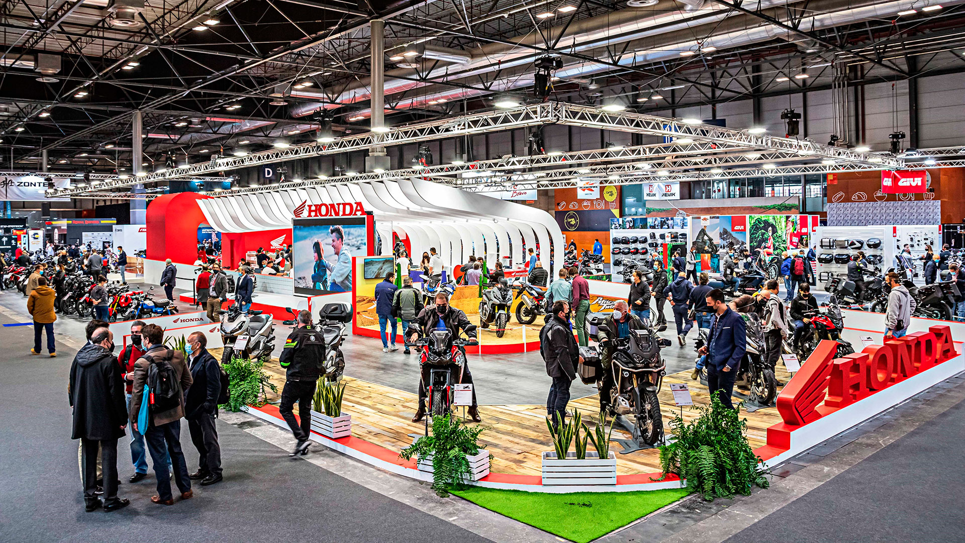 Madrid Más Moto reinventa la feria de las dos ruedas en la capital