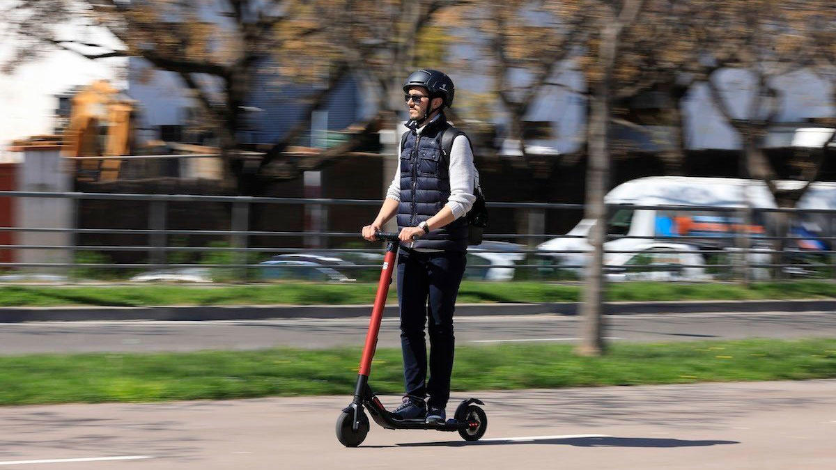 Entra en vigor la normativa sobre los patinetes eléctricos de la DGT