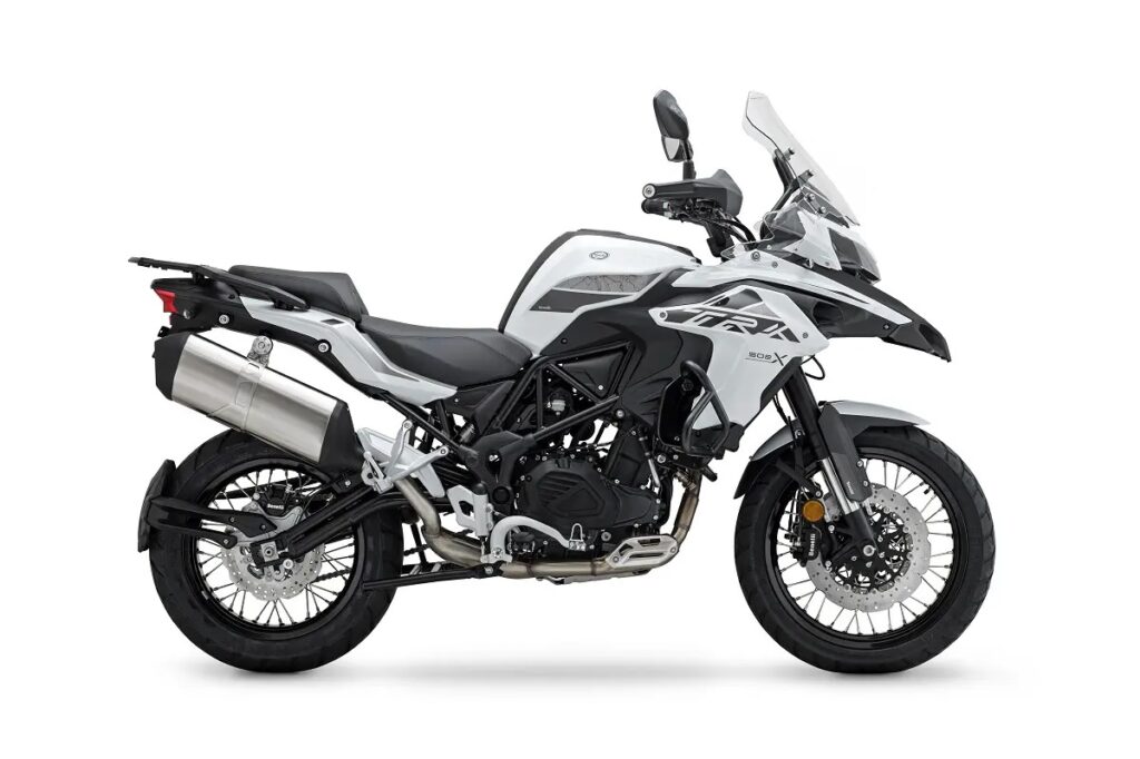 7 motos trail ahora aún más baratas para el carnet A2 y que puedes llevar por el campo 12 Benelli TRK 502