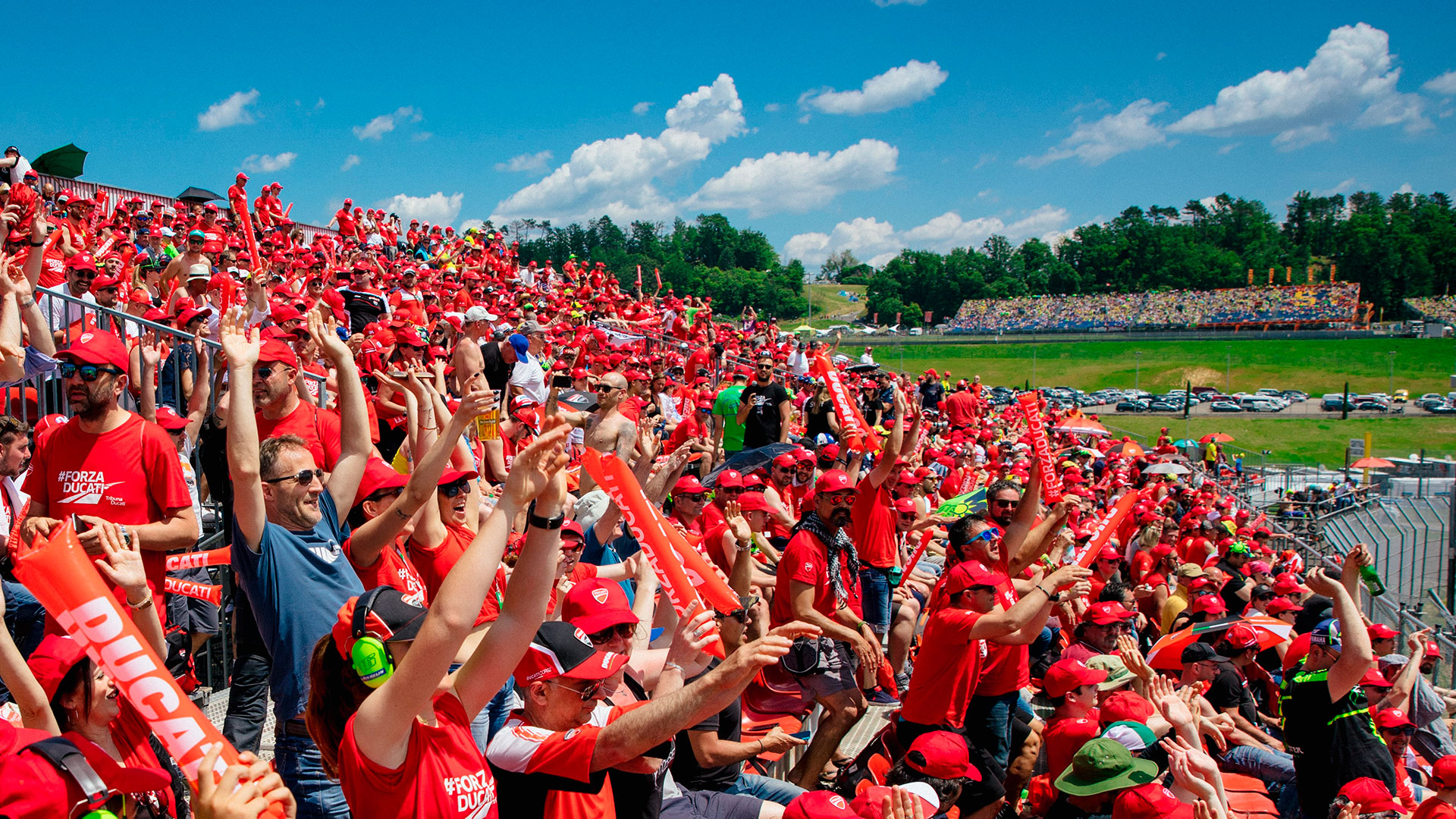 Cheste acogerá un año más la Tribuna Roja de Ducati