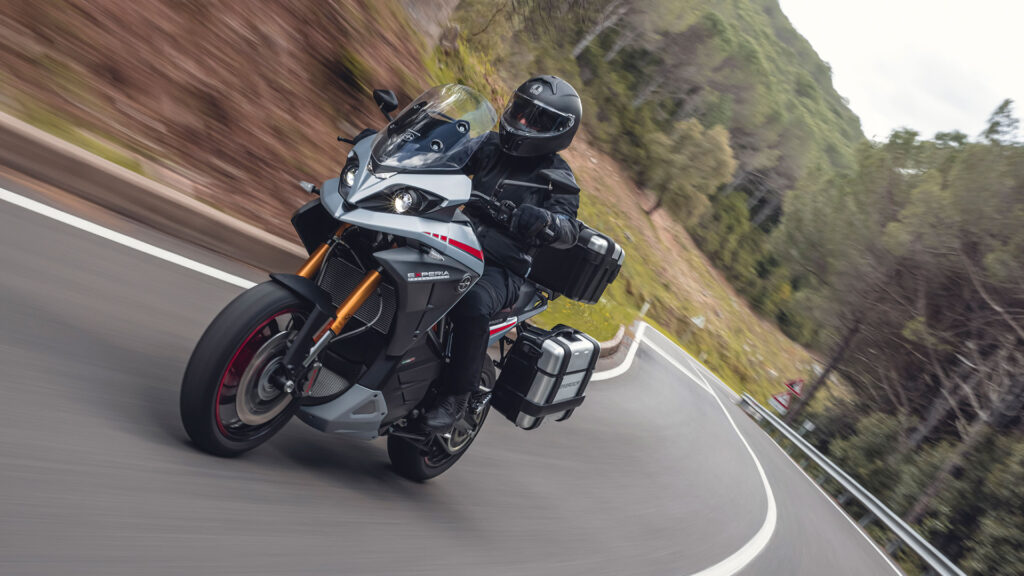 Energica Experia: una trail asfáltica en formato 100% eléctrico 11 energica-experia-trail-100%-electrica