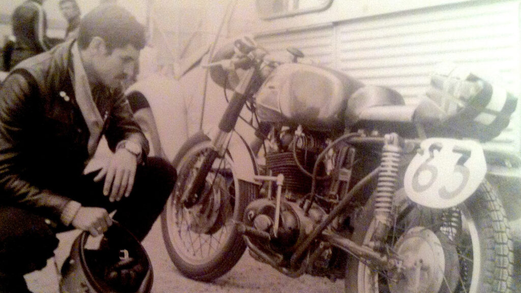 Mariano Parellada: Trofeo de Honor en los Premios Moto Turismo 2022. 11 MARIANO PARELLADA 0