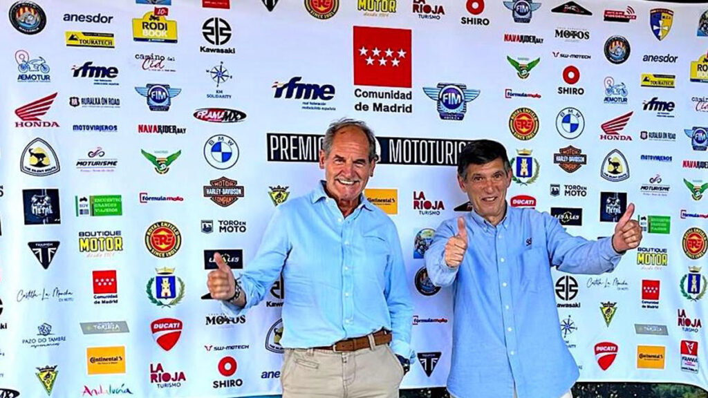 Gala de entrega de los Premios Moto Turismo 12 Photo Call Mariano Parellada premo de honor y Gustavo Cuervo