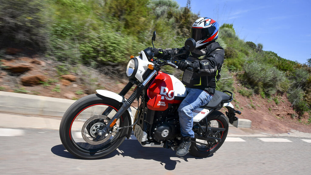 Prueba Royal Enfield Scram 411: una scrambler que viene del campo 16 Royal Enfield Scram 411 10