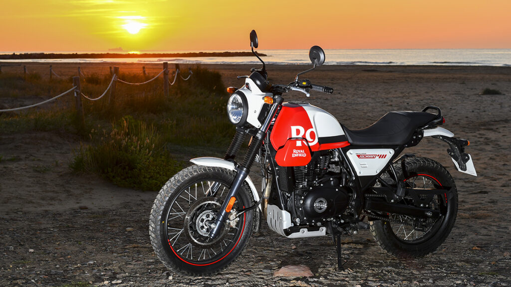 Royal Enfield Scram 411, blanco y rojo