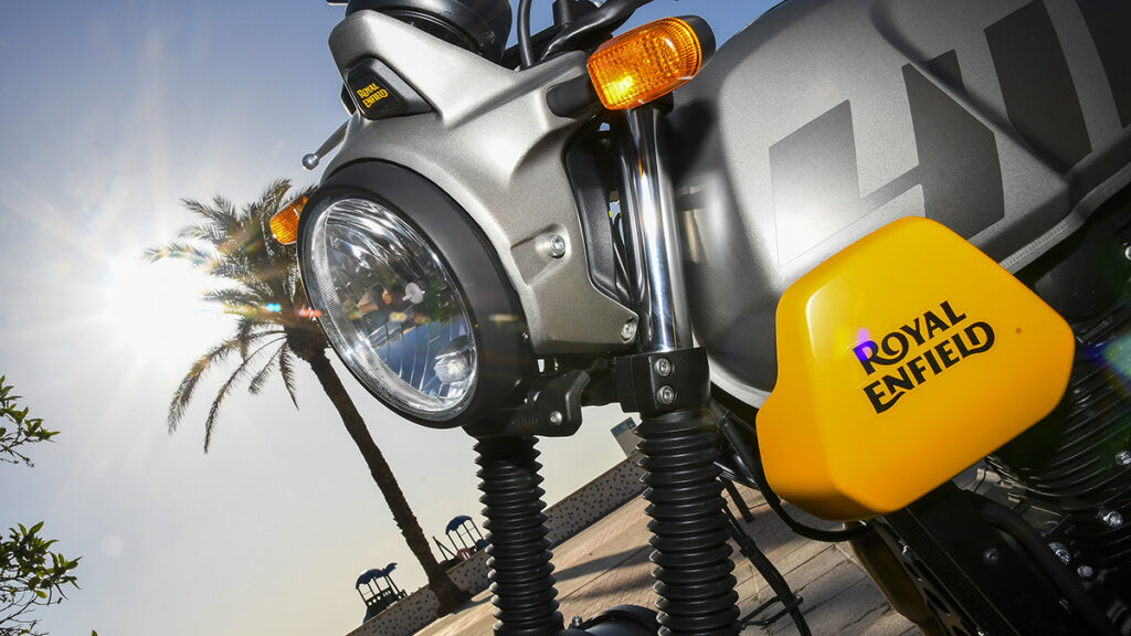Prueba Royal Enfield Scram 411: una scrambler que viene del campo 10 Royal Enfield Scram 411 4