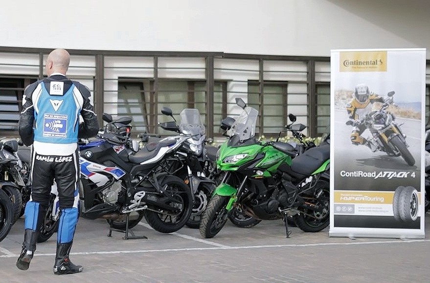 Neumáticos Continental ContiRoadAttack 4: con las motos sport-turismo por objetivo 13 continental ambiente 2