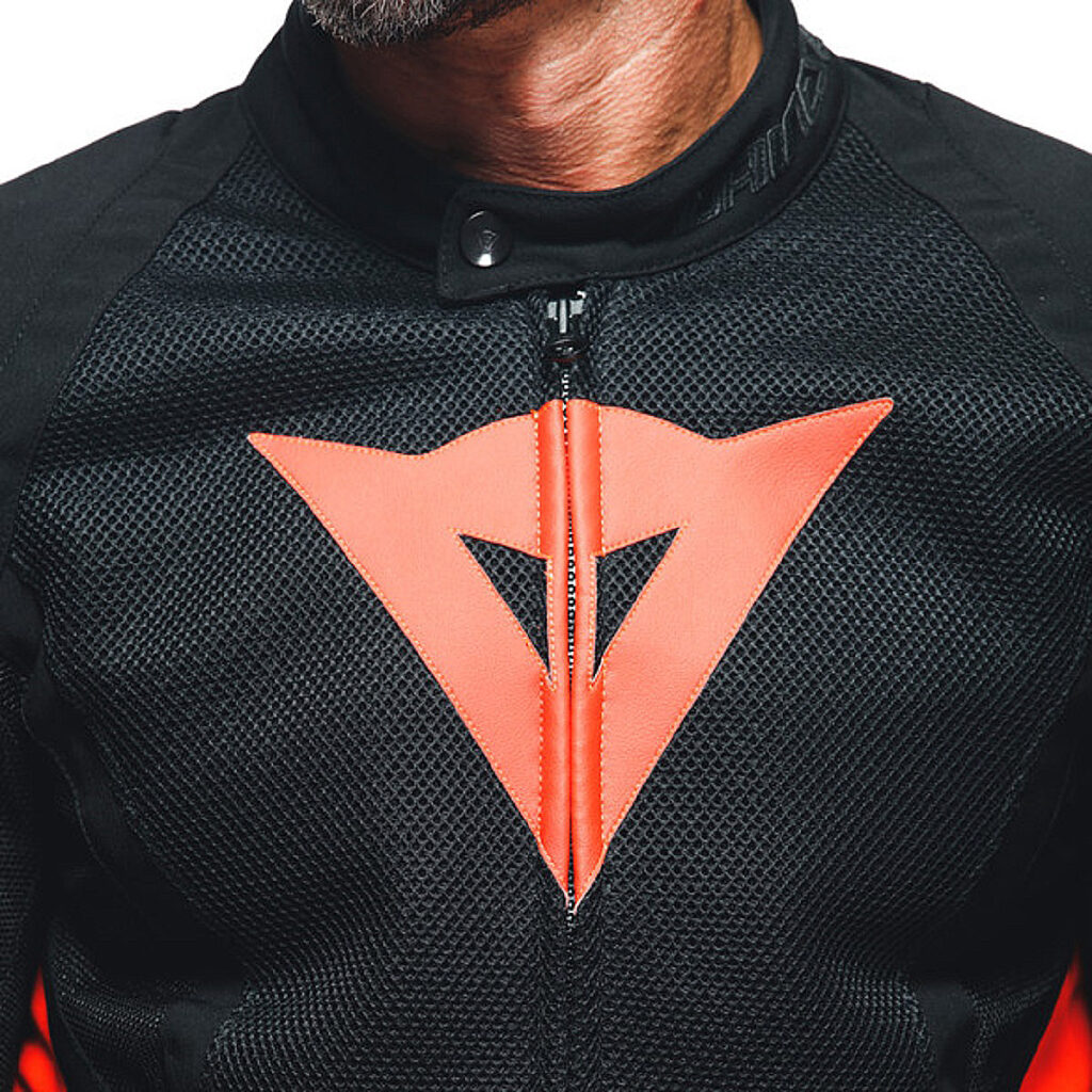 Chaqueta de moto para verano: no salgas sin ella 13 dainese detalle frontal ok