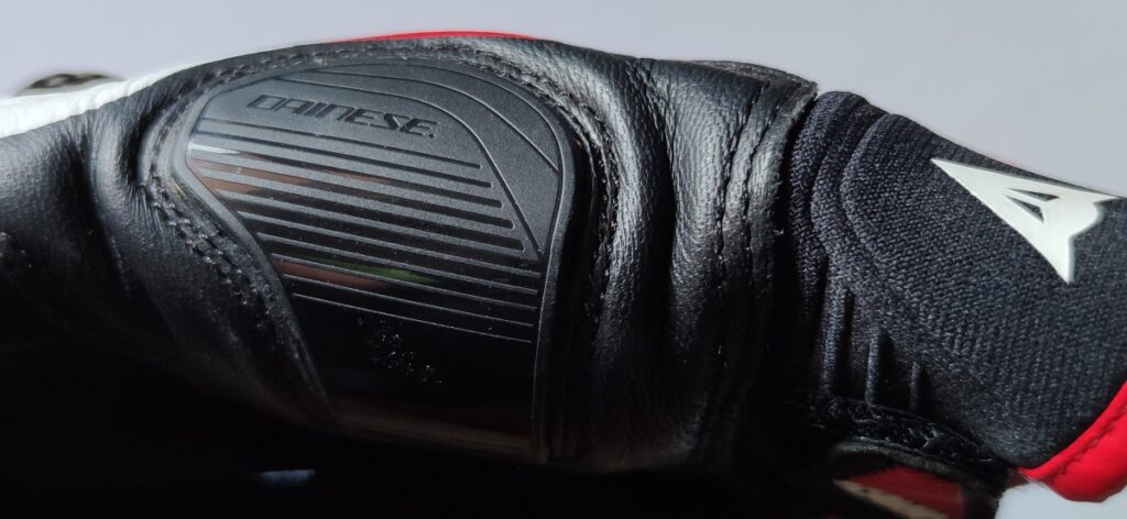 Cómo elegir los mejores guantes de moto para el verano 18 guante de verano palma lateral externo