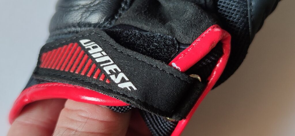 Cómo elegir los mejores guantes de moto para el verano 16 guante de verano tira velcro ajuste