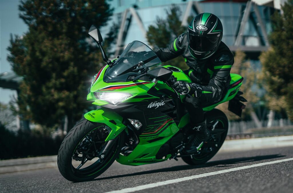 ¡Atento! Dos de las motos más populares de Kawasaki para el A2 regresan en 2022 12 dos-modelos-populares-kawasaki-a2-regresan-2022