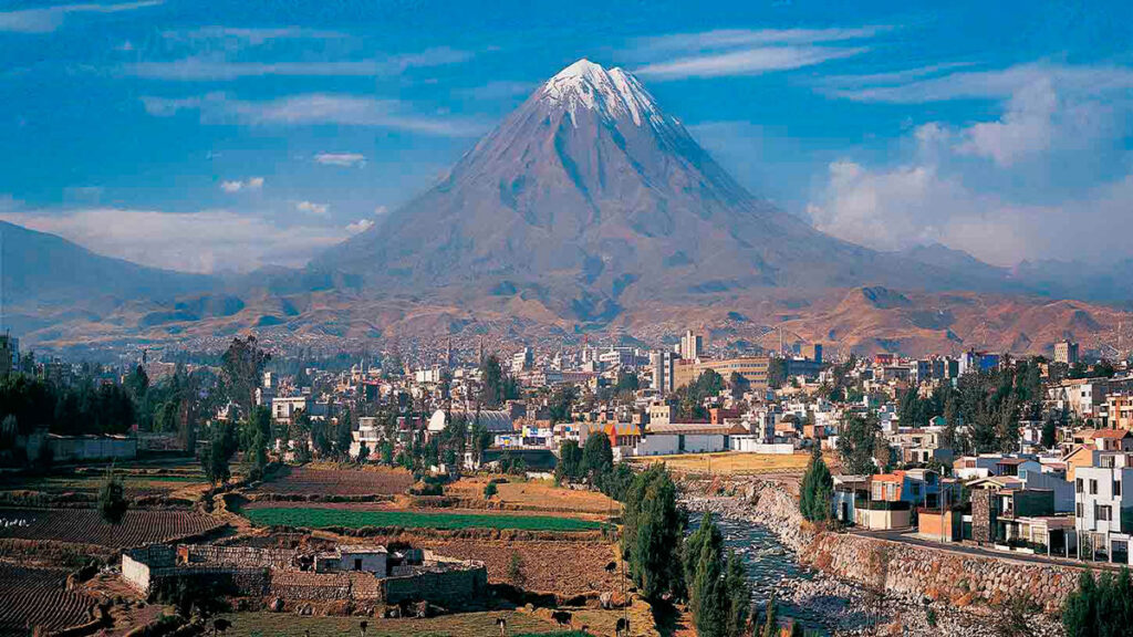 Gustavo Cuervo World Tours: descubre todo los secretos de Perú en moto 3 Arequipa