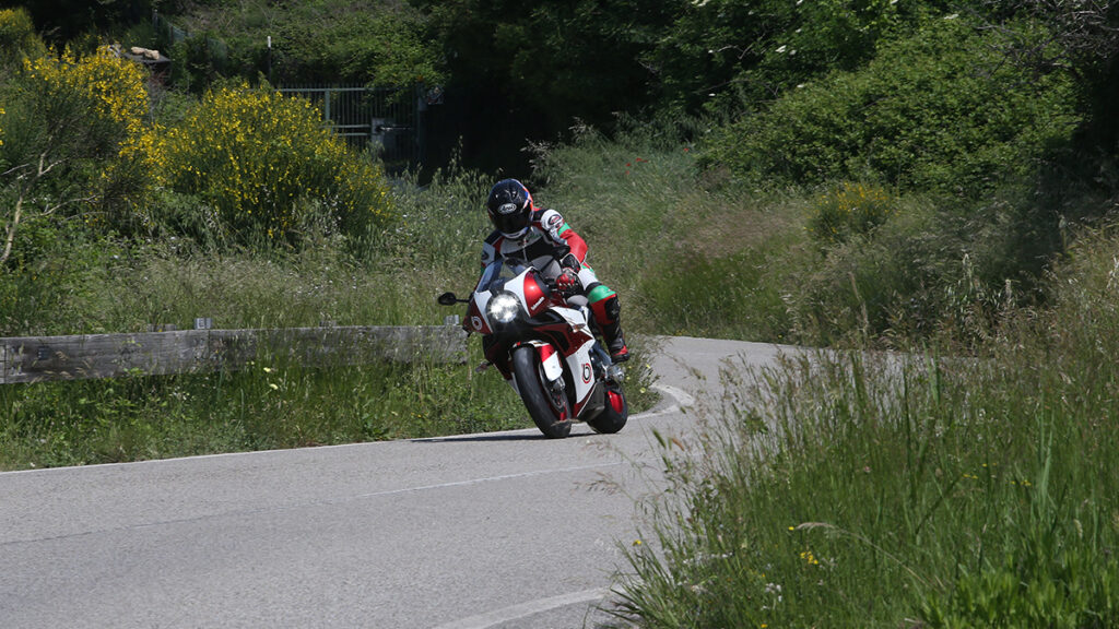Prueba Bimota KB4: Superturismo de lujo 17 BIMOTA KB4 1