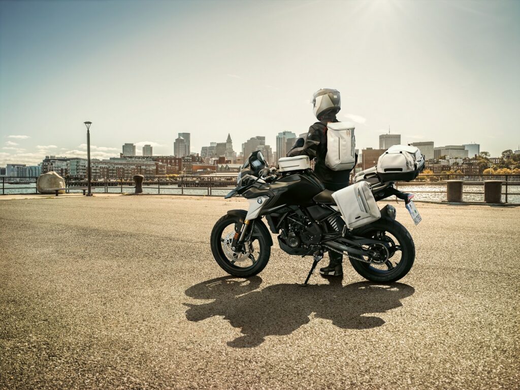 BMW Motorrad presenta Urban Collection cierre