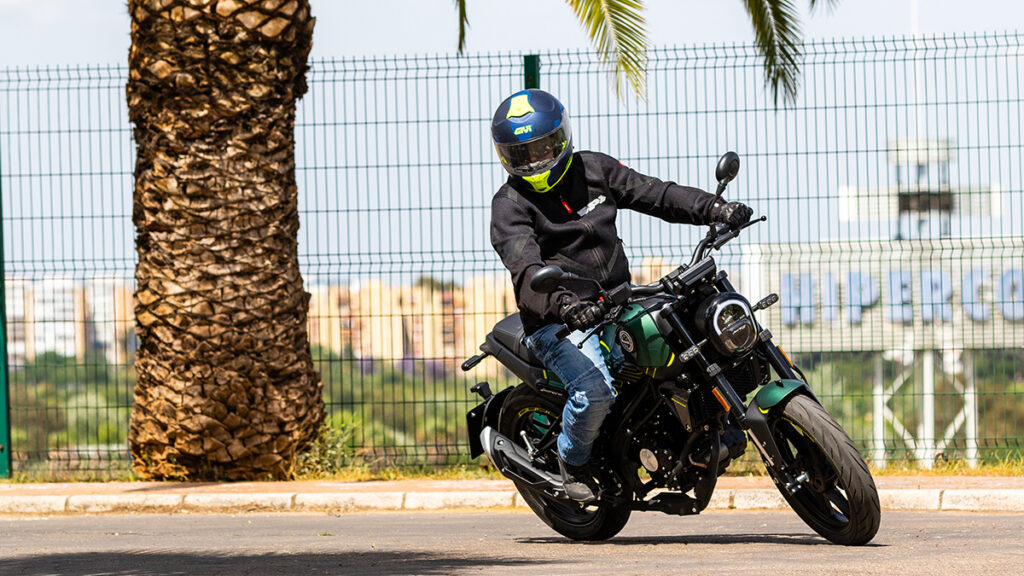 Prueba Benelli Leoncino 125: La ley de la selva 16 Benelli Leoncino 125 6