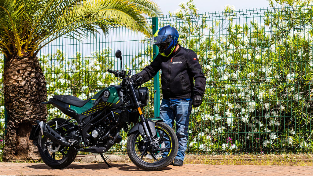 Prueba Benelli Leoncino 125: La ley de la selva 18 Benelli Leoncino 125 7
