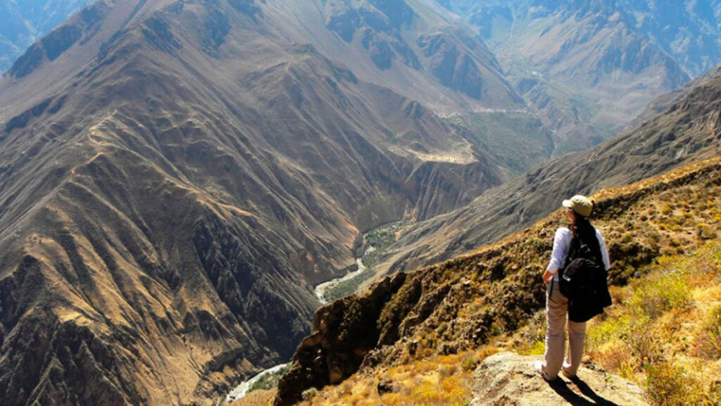 Gustavo Cuervo World Tours: descubre todo los secretos de Perú en moto 2 Canyon del Colca jpg