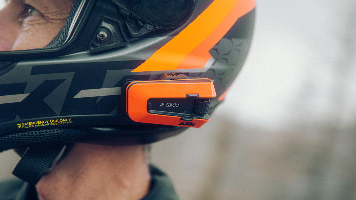 PACTALK Edge de KTM: siempre comunicado con los colores de la marca naranja 5 KTM PACKTALK Edge