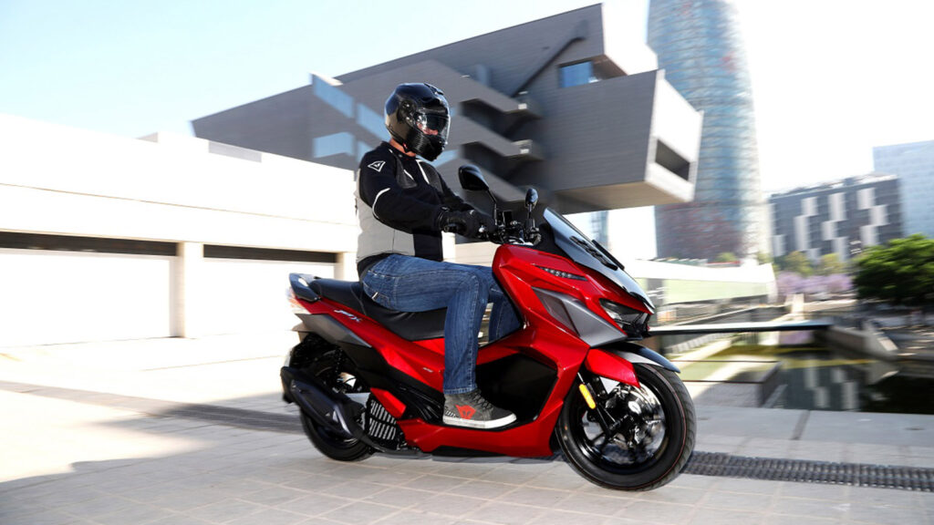 Estos son los precios y los scooters rivales del QJ Motor MTX 125 15 SYM Jet 125 X 2022