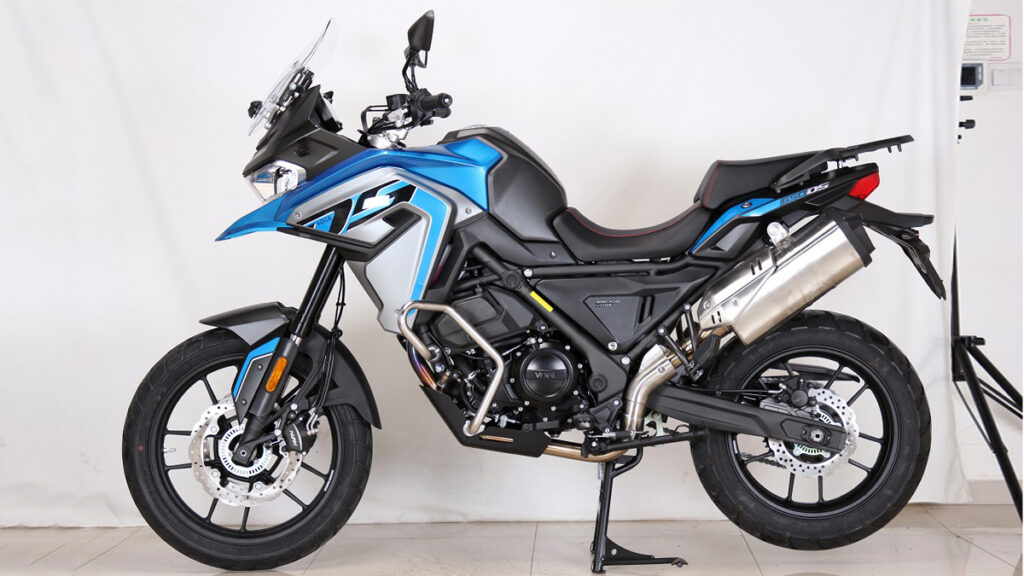 Las 14 motos trail más baratas para conducir con el carné A2 13 Voge 650 DS