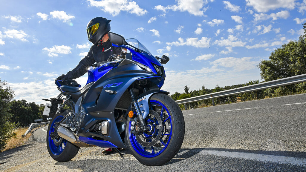 Prueba Yamaha R7: Cuando Supersport quiere decir Superdiversión 21 Yamaha R7 4
