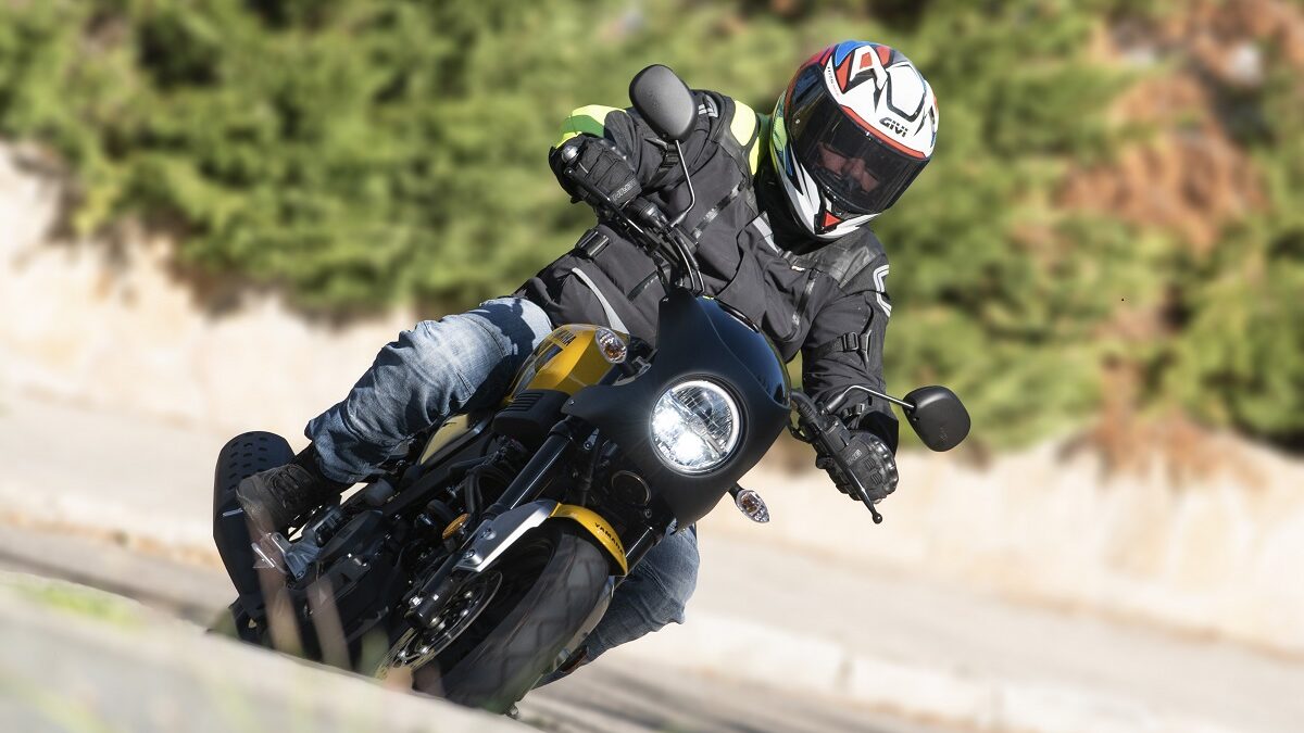 ¿Puede ser esta la moto de 125 más divertida de llevar? 14 Yamaha XSR 125 10 edited