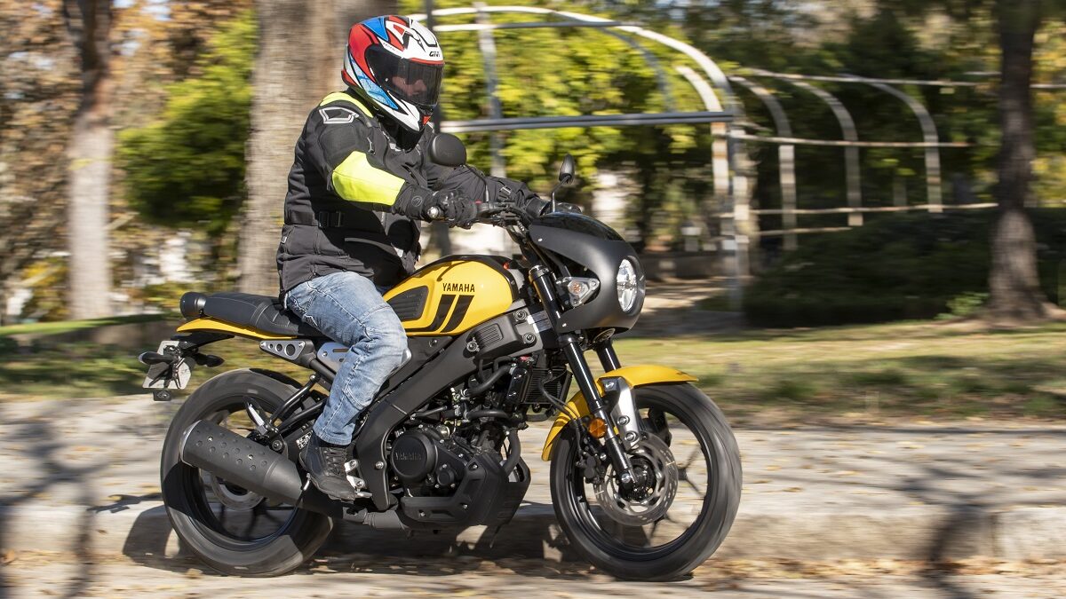 ¿Puede ser esta la moto de 125 más divertida de llevar? 13 Yamaha XSR 125 8 edited