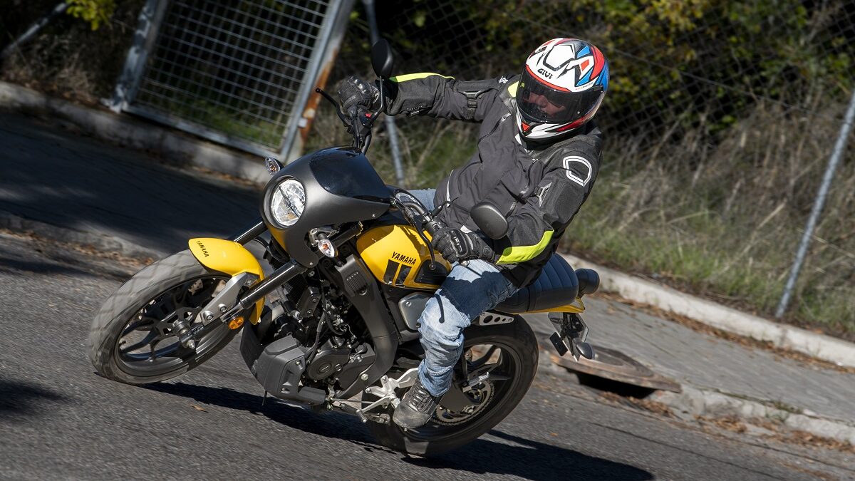 ¿Puede ser esta la moto de 125 más divertida de llevar? 15 Yamaha XSR 125 9 edited