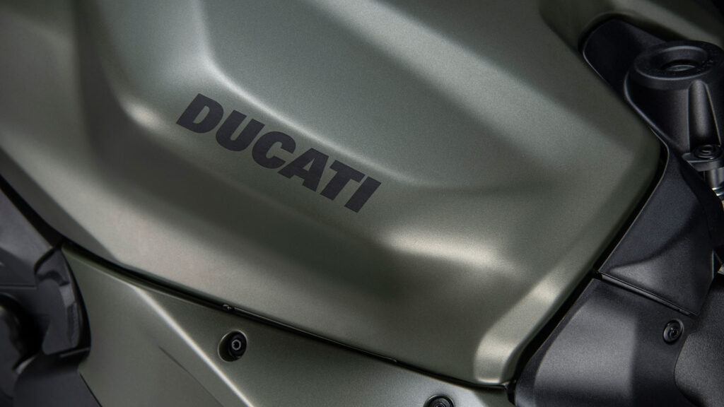 La Ducati Streetfighter V2 se pasa al verde 12 ducati-streetfighter-v2-verde