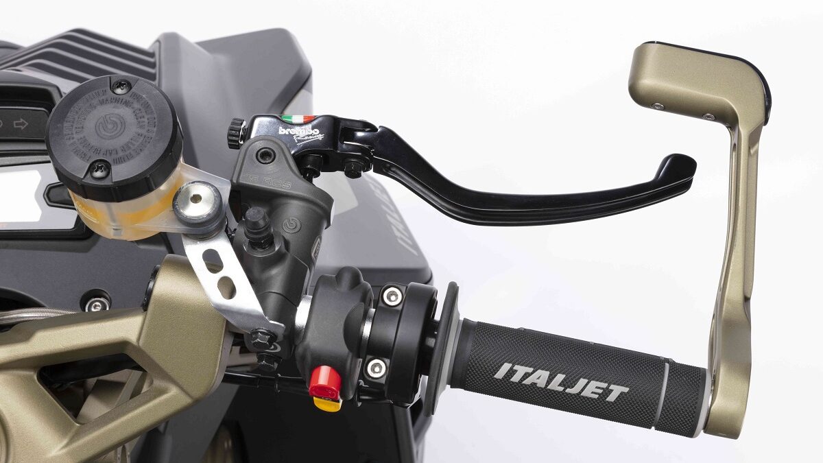 Italjet Dragster: el scooter más deportivo del mercado 13 italjet dragster 125 200 6 edited
