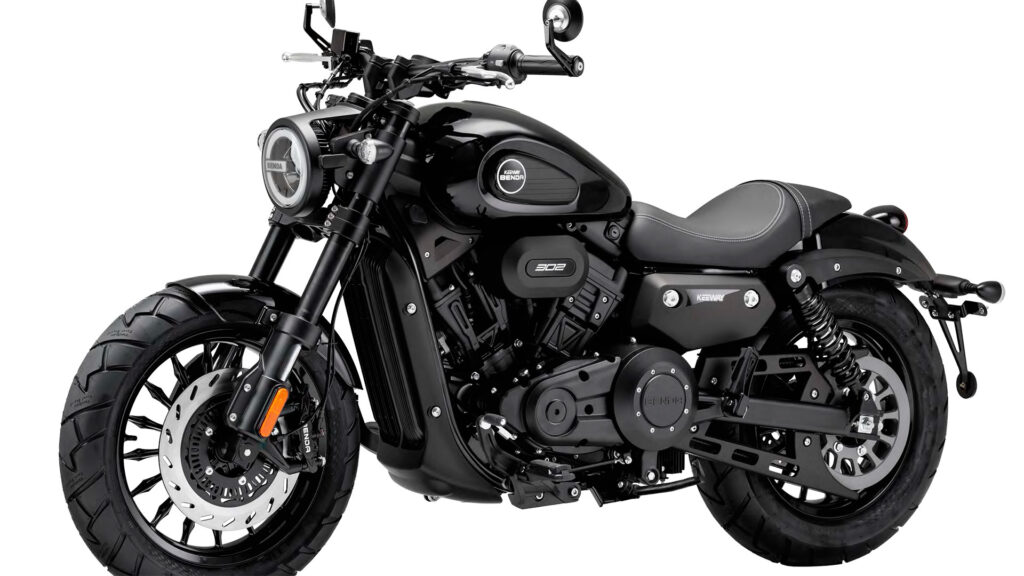 Keeway V-Cruise 125 y Keeway V 302 C: las custom para el carnet de coche y A2 te regalan el seguro 10 Keeway V 302 C