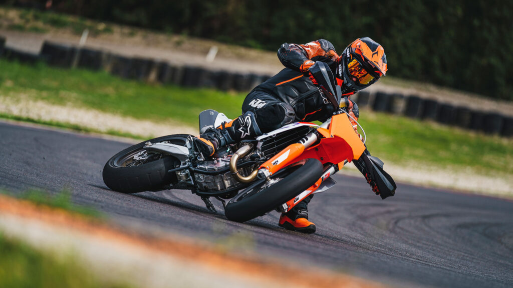 KTM 450 SMR 2023: múltiples cambios para seguir dominando en supermotard 12 ktm-smr-450-2023
