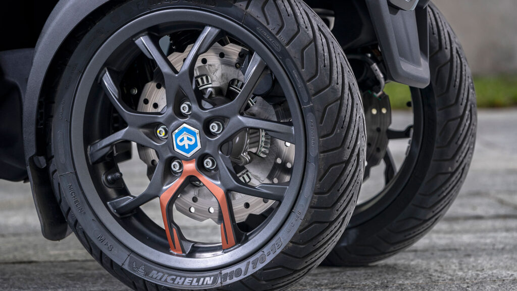 Nuevo Piaggio MP3 2022: más seguro y conectado que nunca 9 piaggio-mp3-2022