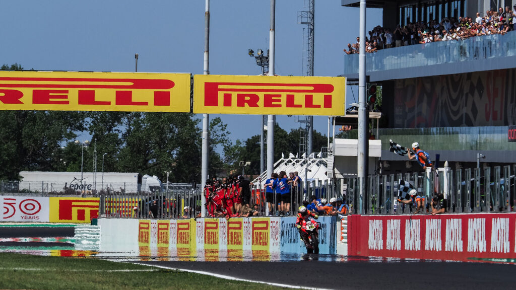 WSBK Misano: Bautista logra el doblete y Razgatlioglu vence en la Carrera Superpole 9 victoria bautista carrera2 misano