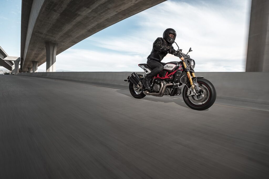 Indian FTR: El valor de lo exclusivo 14 2022 ftrrcarbon carbonfiber accion