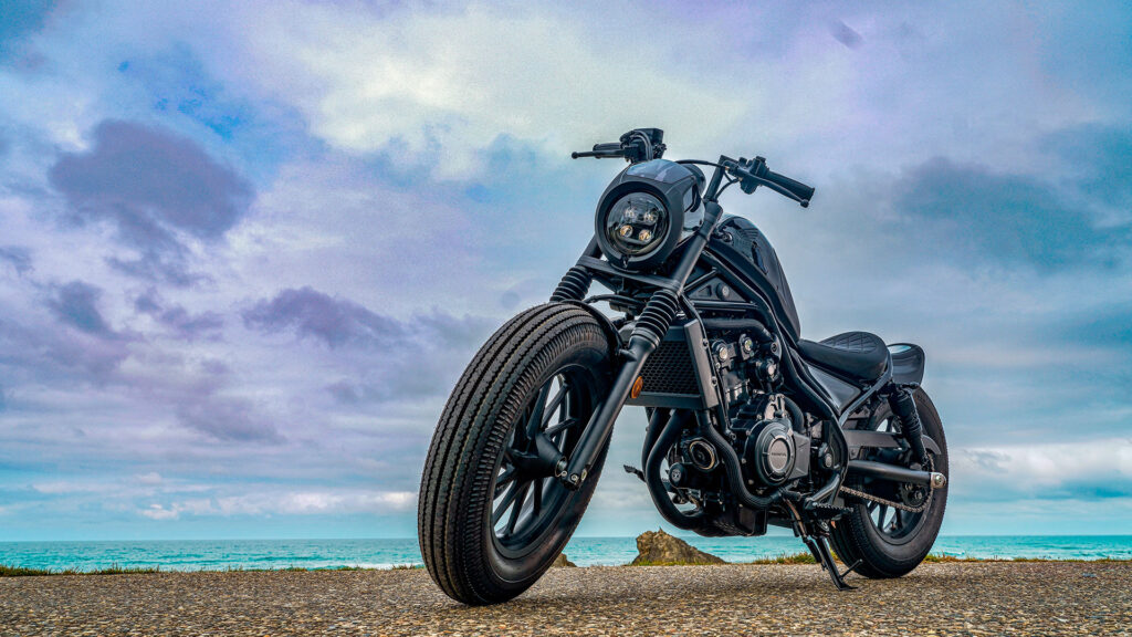 Honda muestra en el Wheels and Waves las 10 mejores Rebel personalizadas de Europa 16 396301 Mikuniguro Honda Customs