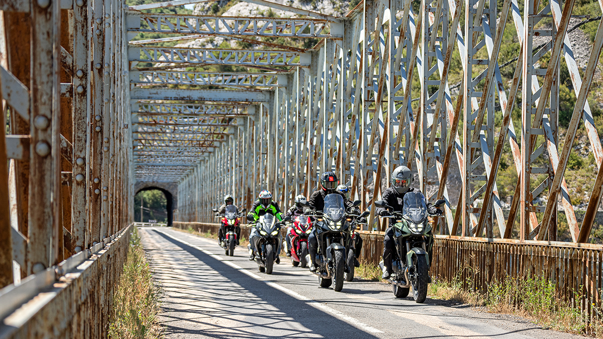 Vídeo: Ruta al Wheels&Waves 2022 con las Honda CB500