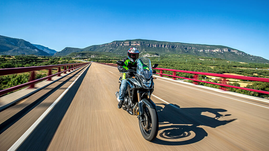 Tres formas de viajar con una HondA2 17 Honda CB500 2022 5