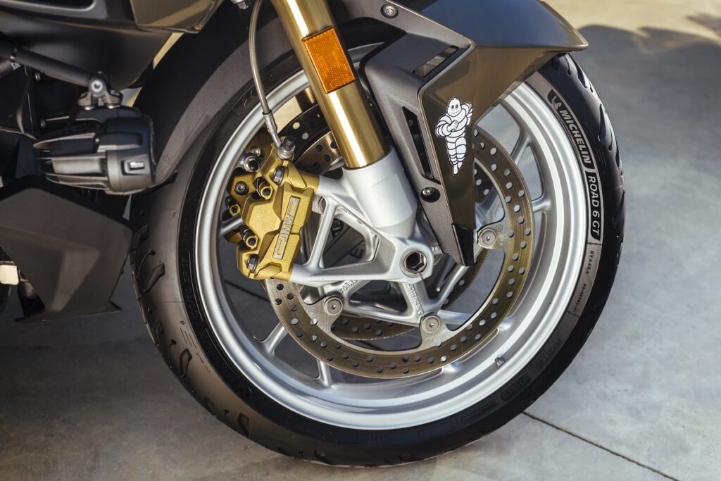 MICHELIN Road 6: la evolución del neumático de moto sostenible 12 Michelin Road 6 2