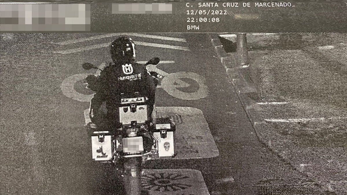 Sorprendente multa a una moto por superar en 8 segundos el tiempo límite de acceso a Madrid Distrito Centro