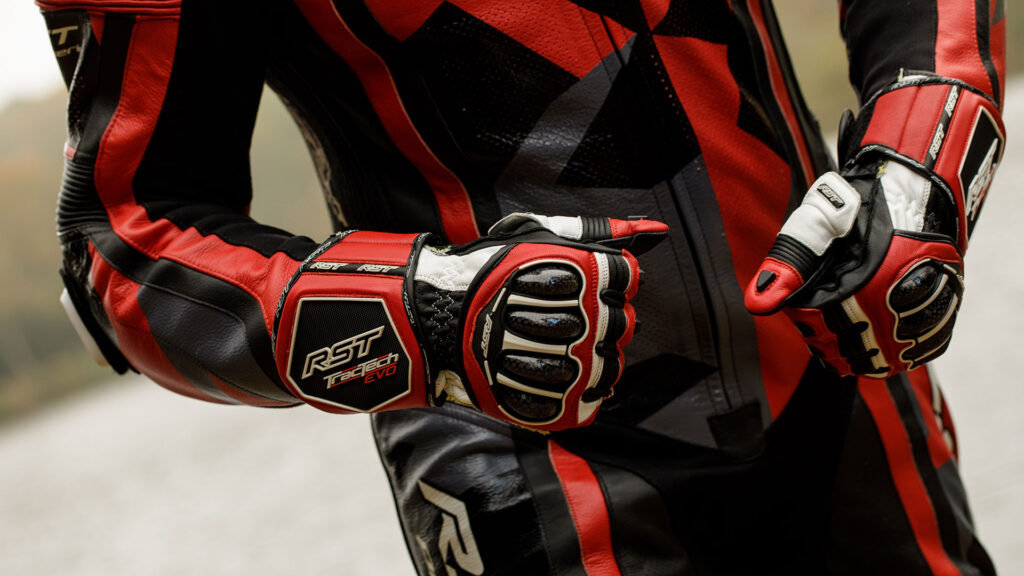 Tandas en circuito: ¿qué equipamiento es necesario? 4 guantes-rst-verano