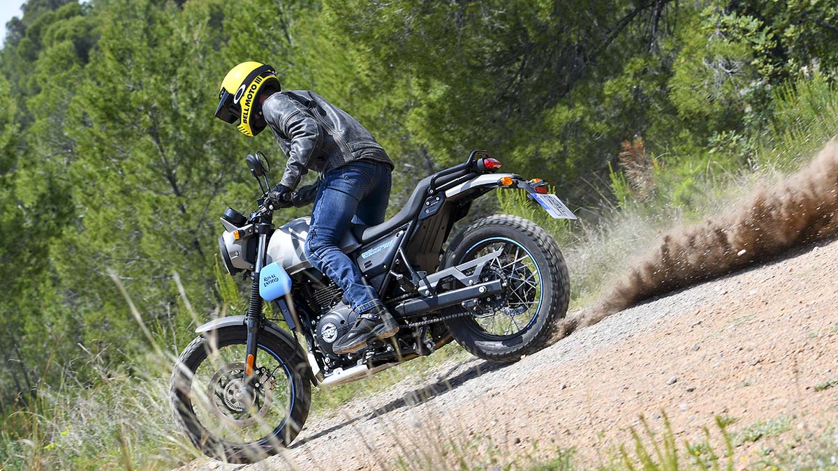 Royal Enfield Scram 411: Actitud urbana con carácter scrambler