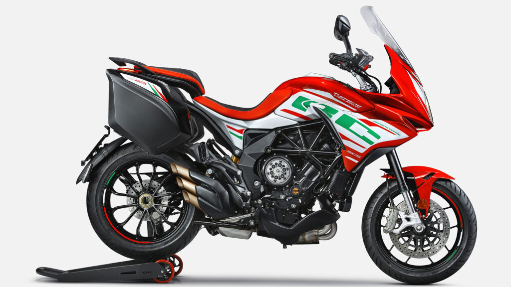 Yamaha Tracer 9 GT+: precio y rivales 10 mv-agusta-turismo-veloce-rc-2022