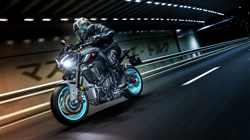Las reinas de la oscuridad 11 Yamaha MT10
