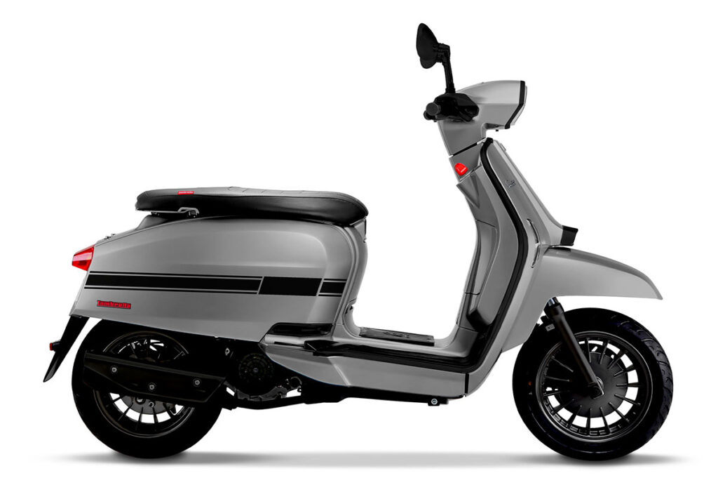 La marca de scooters que ha sabido prevalecer en el tiempo 2 lambretta V125