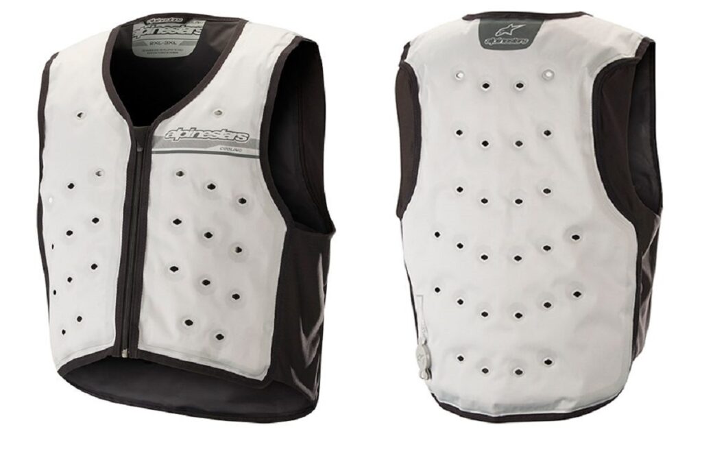 Cómo combatir el calor en moto durante el verano con refrigeración extra 12 chaleco refrigerante alpinestars