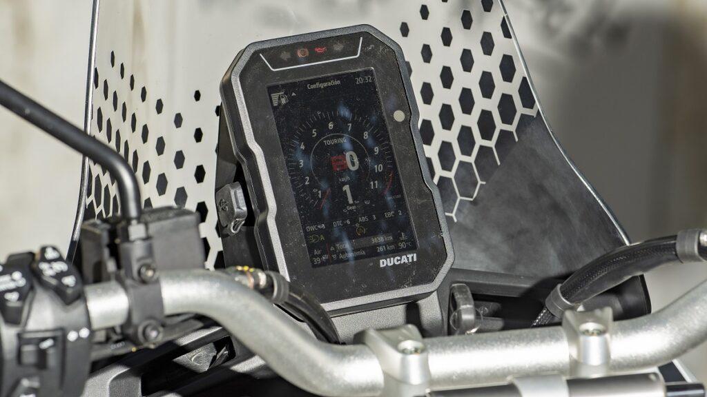 ducati desertx detalle instrumentacion