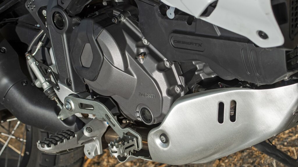 ducati desertx detalle motor